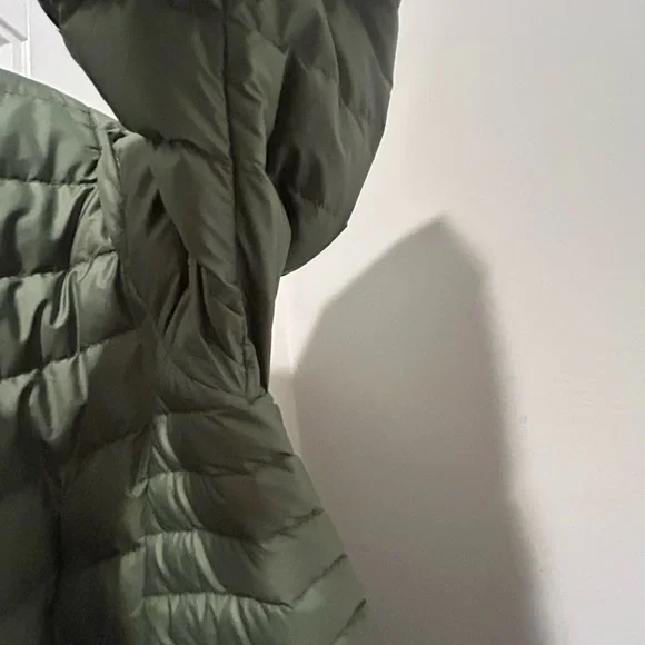 EUC Patagonia Down Sweater Jacket Green; ladies medium - Picture 7 of 7